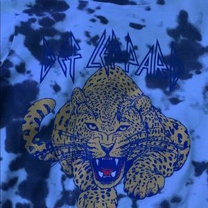 Def Leppard sweatshirt size large